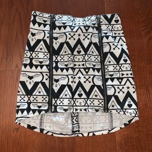 H&M White and black high low mini skirt size 2